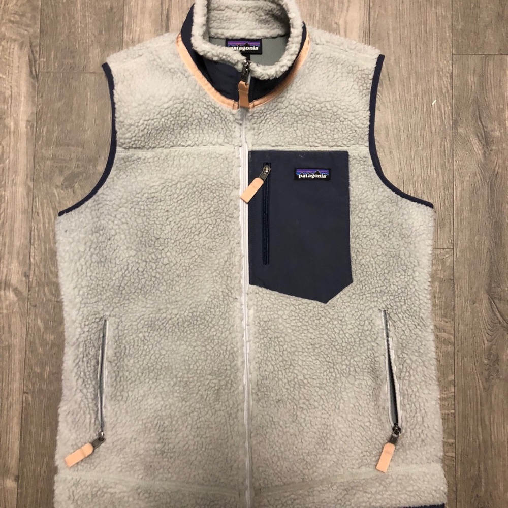 Patagonia vest in beige/cream color